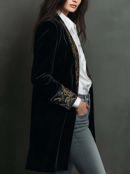 Leontina | Blazer sagomato nero con stampa barocca
