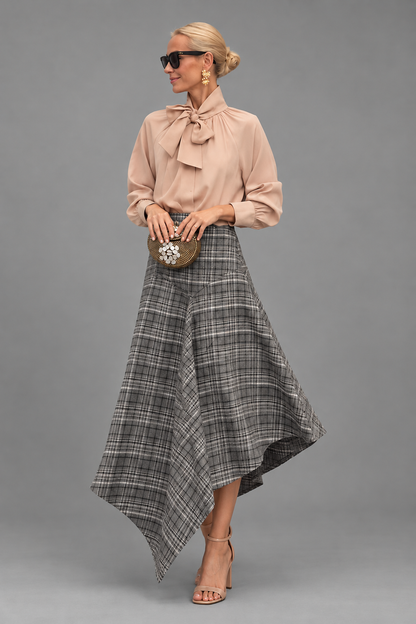 Vittoria | Completo Elegante con Blusa a Fiocco e Gonna a Quadri