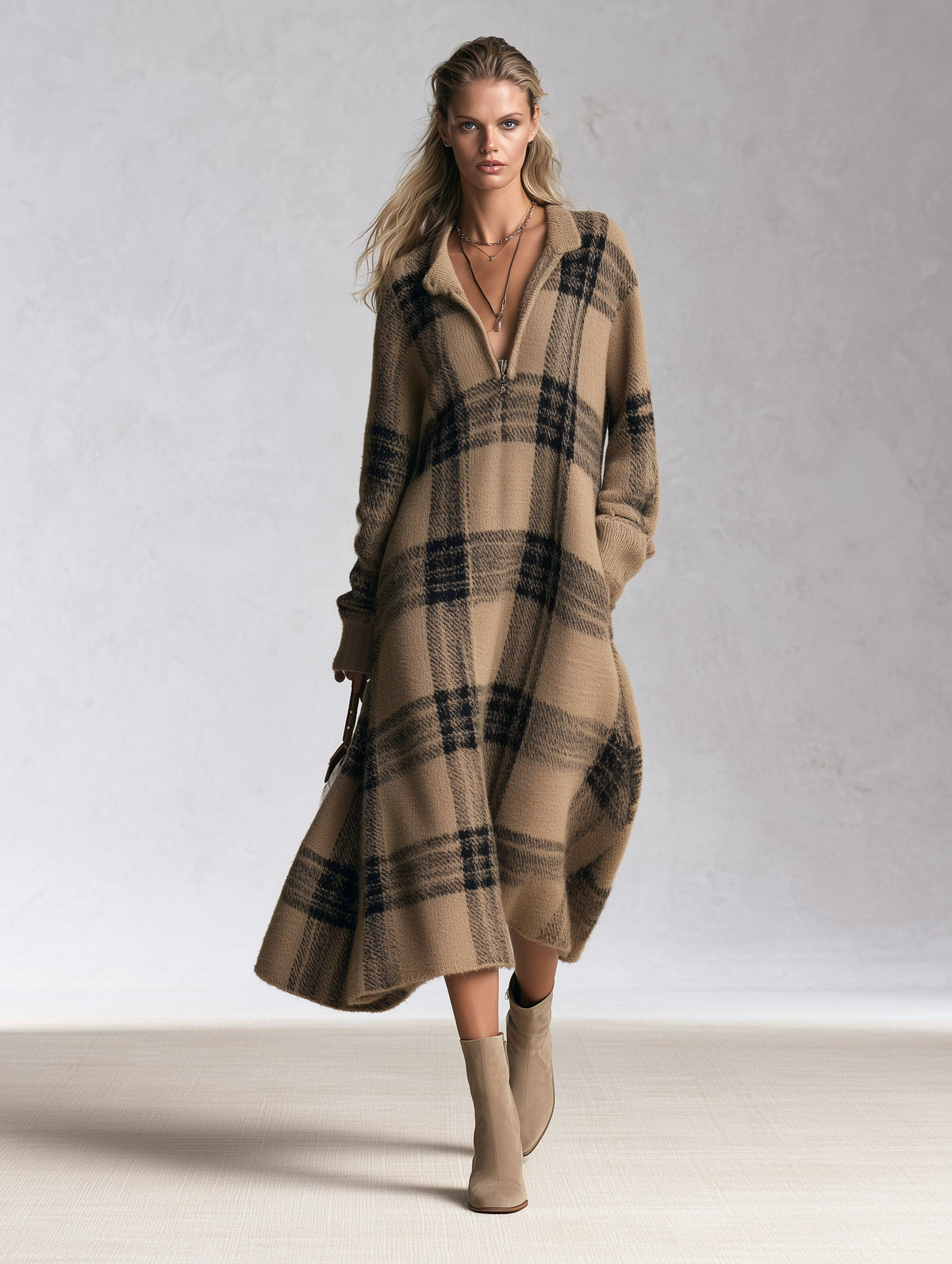 Adelaide | Abito Midi in Maglia a Quadri con Mezza Zip, Cammello