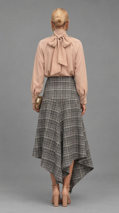 Vittoria | Completo Elegante con Blusa a Fiocco e Gonna a Quadri