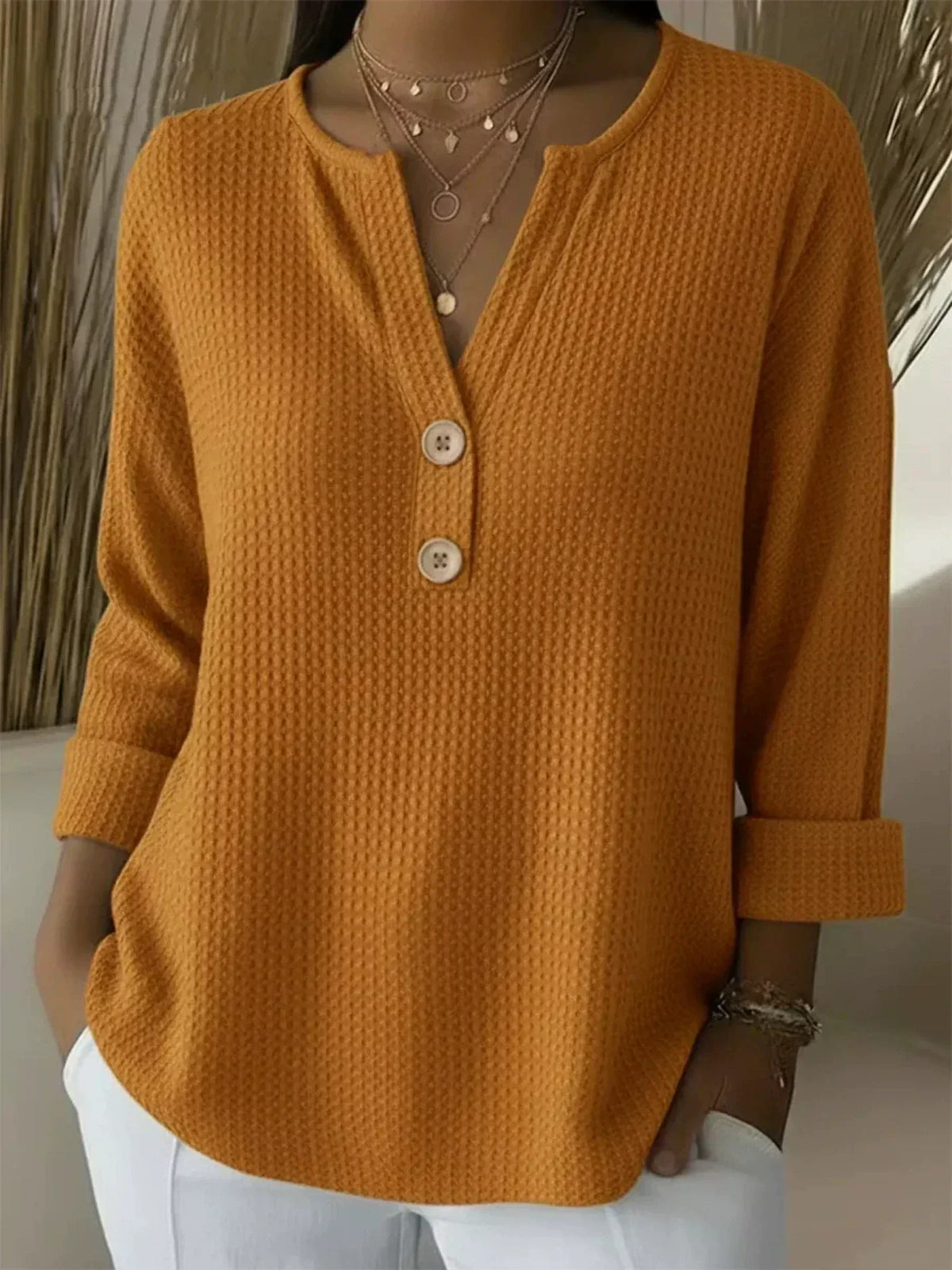 Luciana | T-shirt Henley Goffrata con Bottoni