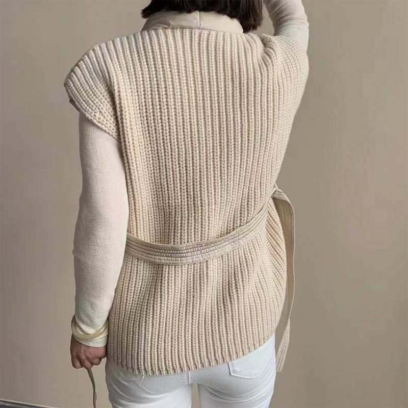 Cinzia | Gilet Imbottito con Cintura e Scollo a Portafoglio