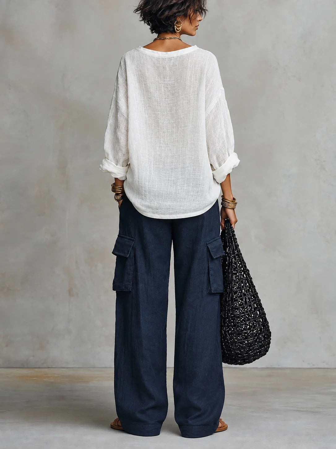 Completo Due Pezzi con Blusa in Lino Bianca e Pantalone a Gamba Larga Blu Navy