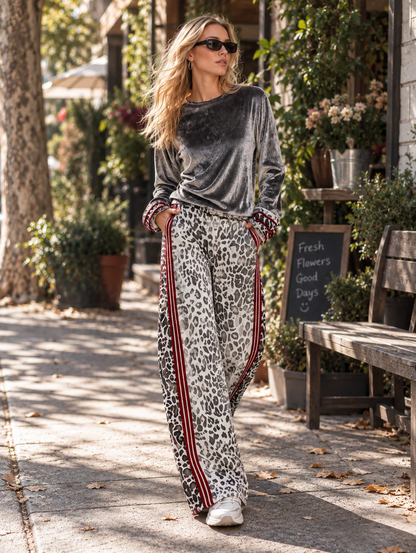 Argenta | Completo con Top in Velluto Argento e Pantalone Ampio Leopardato
