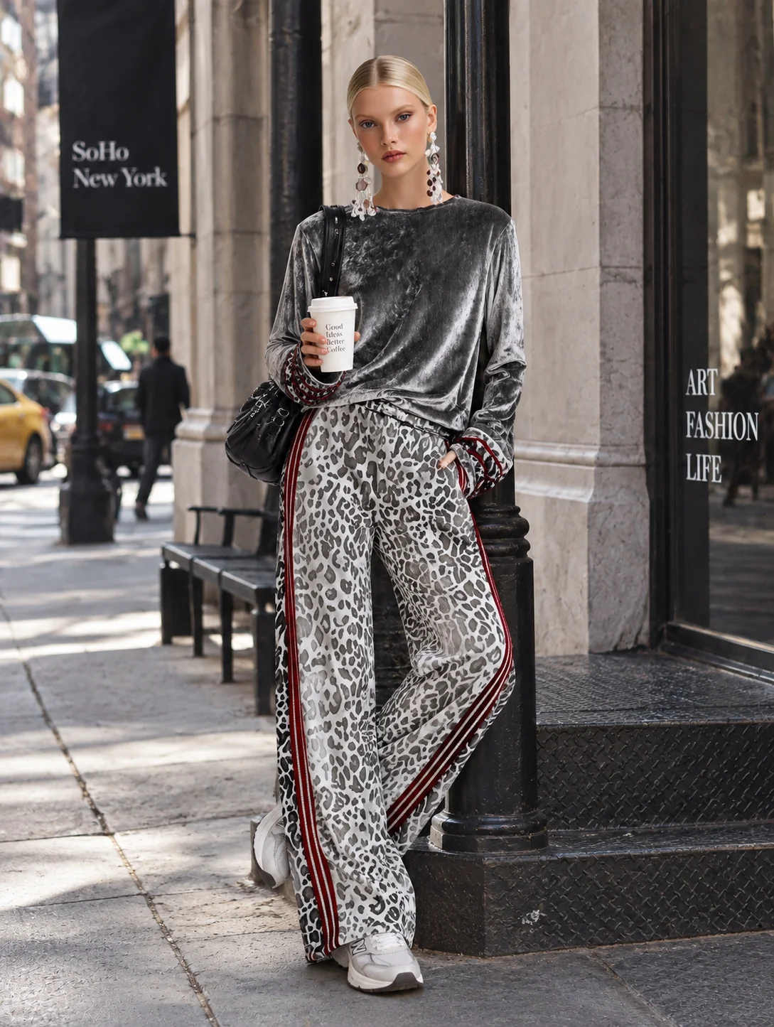Argenta | Completo con Top in Velluto Argento e Pantalone Ampio Leopardato