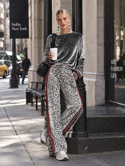 Argenta | Completo con Top in Velluto Argento e Pantalone Ampio Leopardato