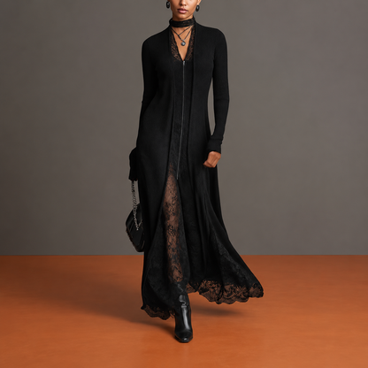 Corinna | Abito Maxi in Maglia a Coste con Inserti in Pizzo — sfondo grigio e terracotta
