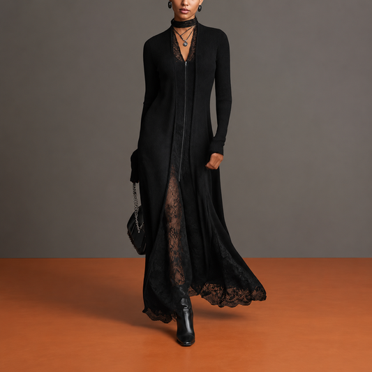 Corinna | Abito Maxi in Maglia a Coste con Inserti in Pizzo — sfondo grigio e terracotta