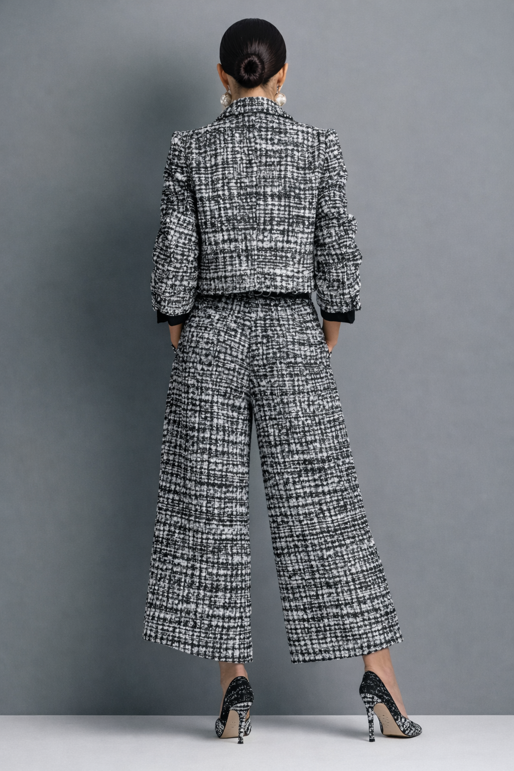 Violetta | Completo Raffinato e Versatile con Giacca Corta e Pantalone Ampio