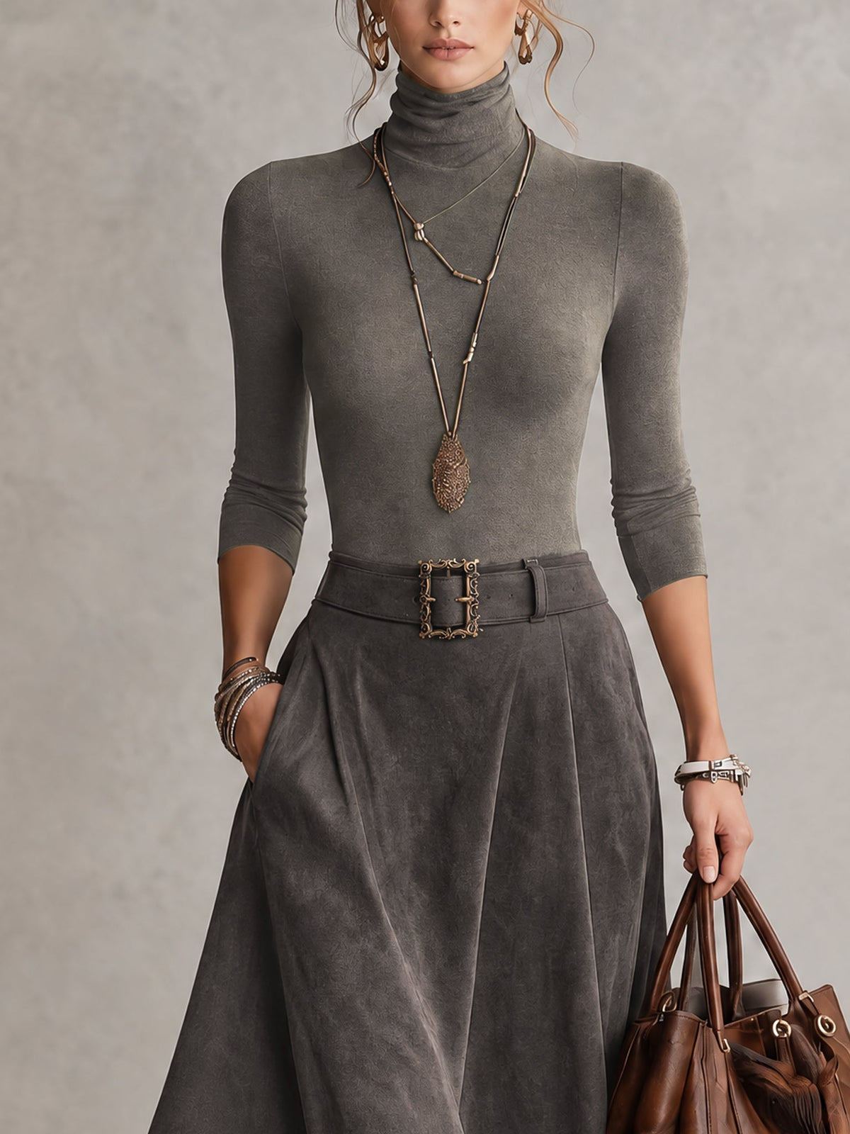 Francesca — Completo Grigio con Collo Alto e Gonna Midi Asimmetrica