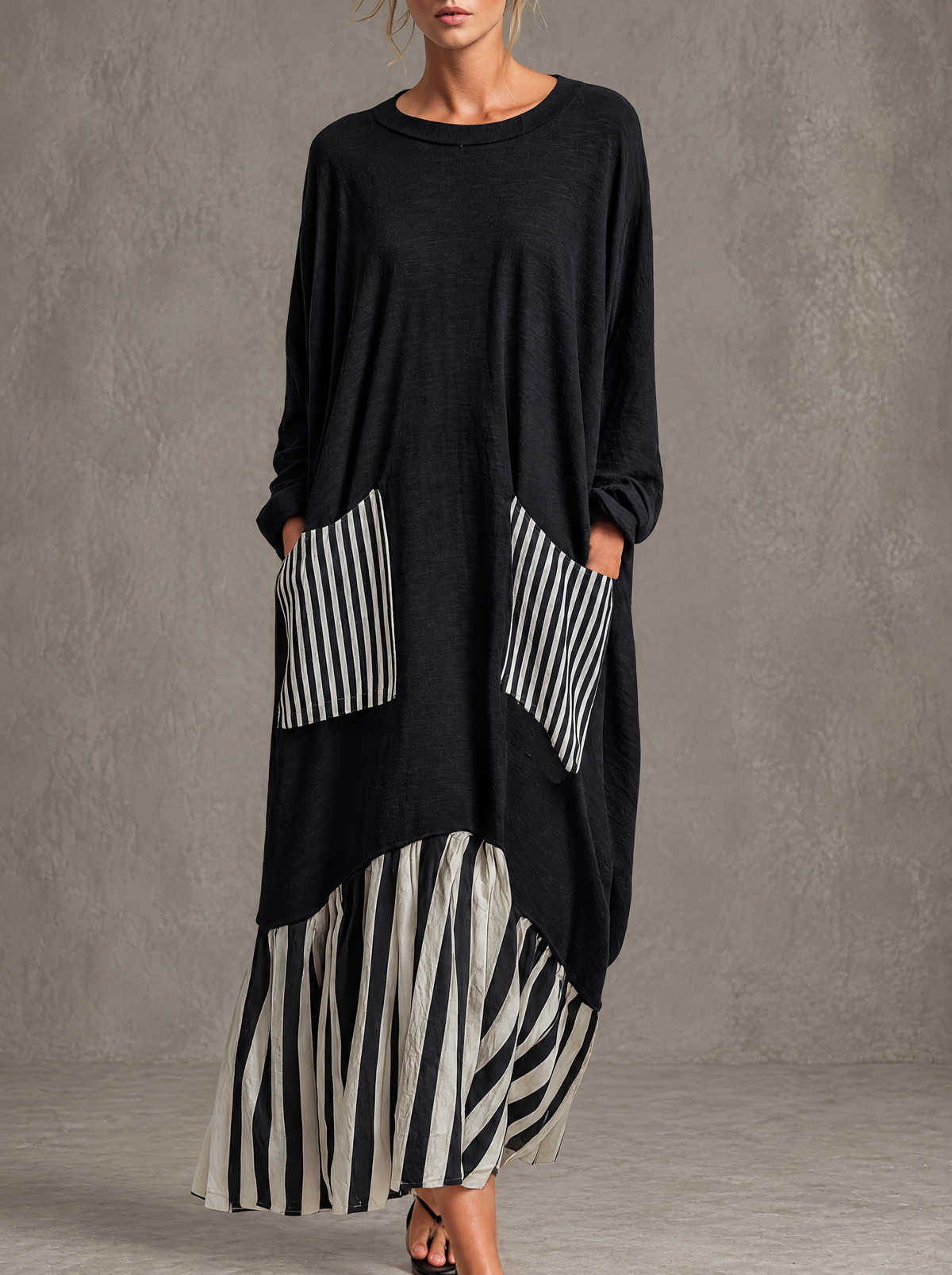 Stefania — Abito Lungo Oversize Nero con Righe Patchwork