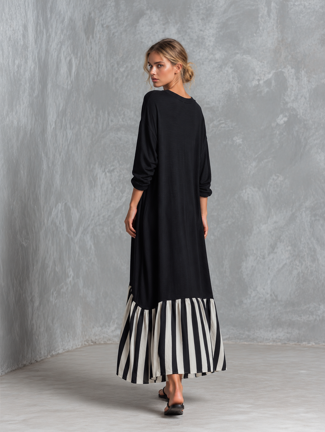 Stefania — Abito Lungo Oversize Nero con Righe Patchwork