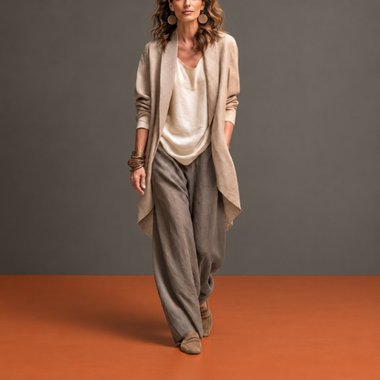 Flaminia | Completo Tre Pezzi con Pantalone Palazzo, Beige e Grigio — sfondo grigio e terracotta