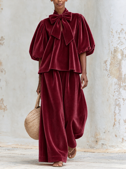 Rosalia — completo bordeaux con fiocco e pantaloni ampi