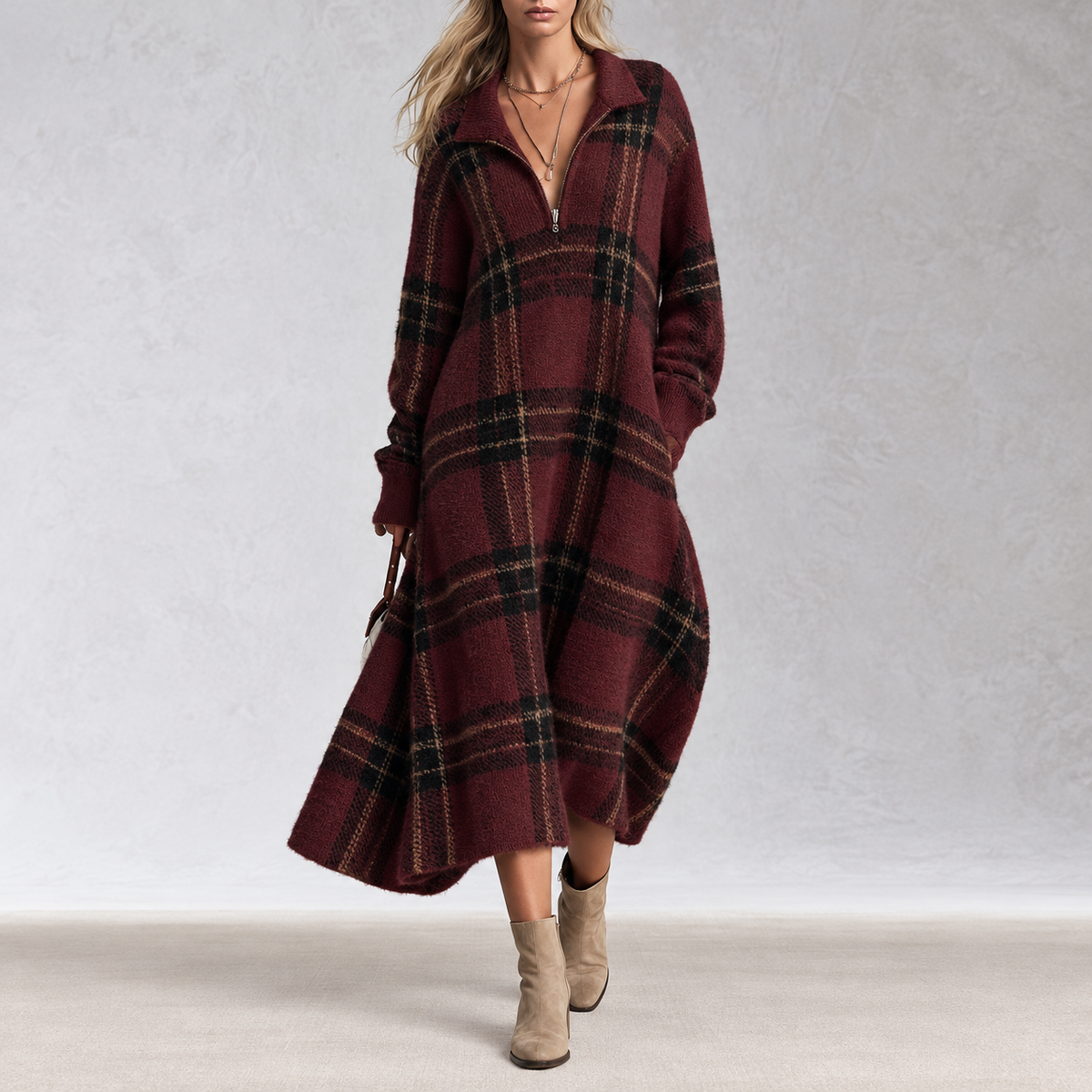Adelaide Quadri d’Inverno bordeaux con grandi quadri neri e linee cammello, linea oversize e mezza zip
