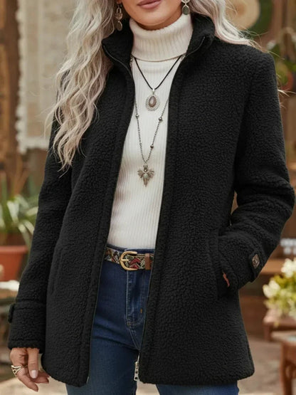 Patricia | Cappotto morbido con collo alto e zip